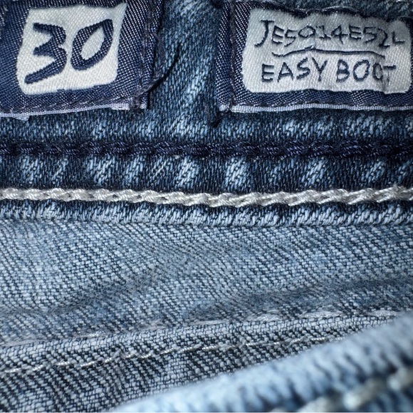 Miss Me Easy Boot Jeans Womens 30 Distressed Flawed Inner Thigh Wear Stretch - Picture 6 of 10